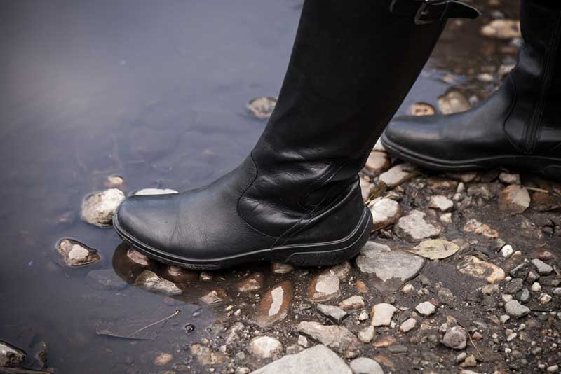 waterproof pull on boots womens